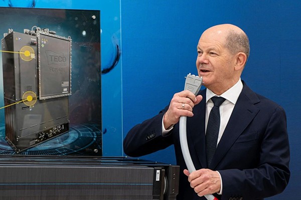 汉诺威工业展-德国总理朔尔茨参观浩亭展台